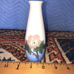 BING & GRONDAHL B&G PORCELAIN VASE