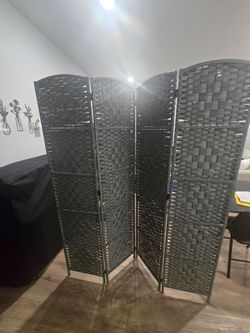 Space dividers