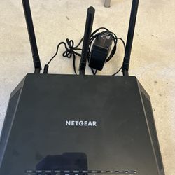 NETGEAR AC1750 WiFi Router 