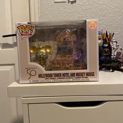 Hollywood Tower Hotel And Mickey Mouse Funko Pop