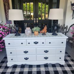 Dresser 