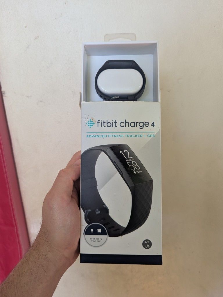 Fitbit Charge 4