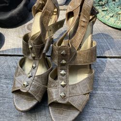 Size 9 Medium Shoes