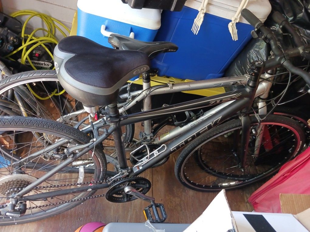 2 Men's TREK mountain Bikes