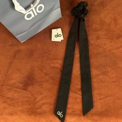 ALO Pony Tail Holder With Ribbon