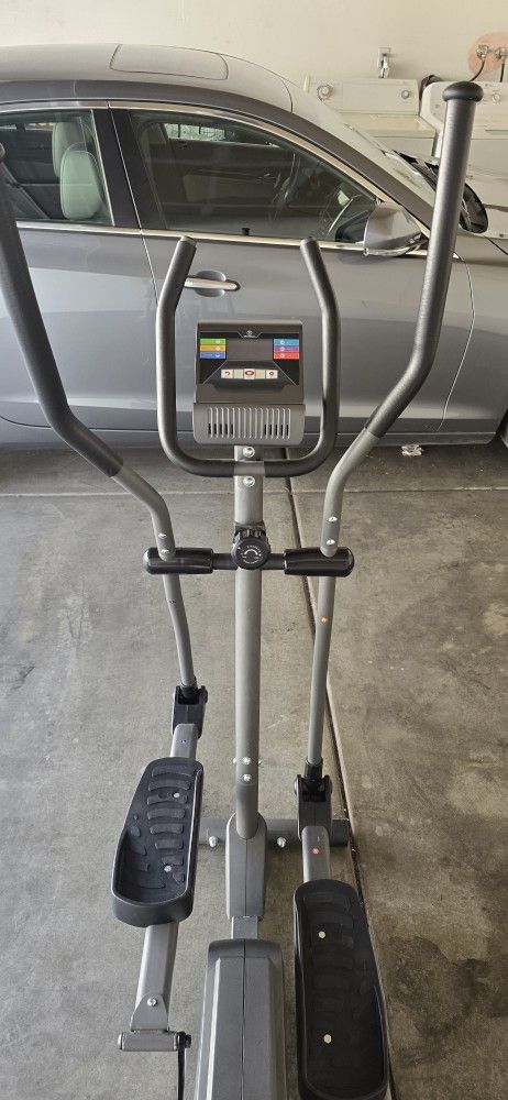 Marcy Elliptical Machine With Computer Display 8 Levels Of Resistance.