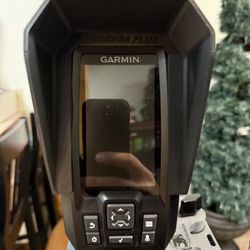 Garmin Striker 4cv with FishFinder Mounts System Includes Battery
