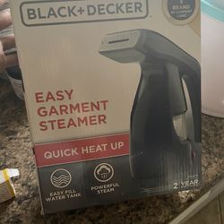 Easy Garmet Steamer BLACK+DECKER