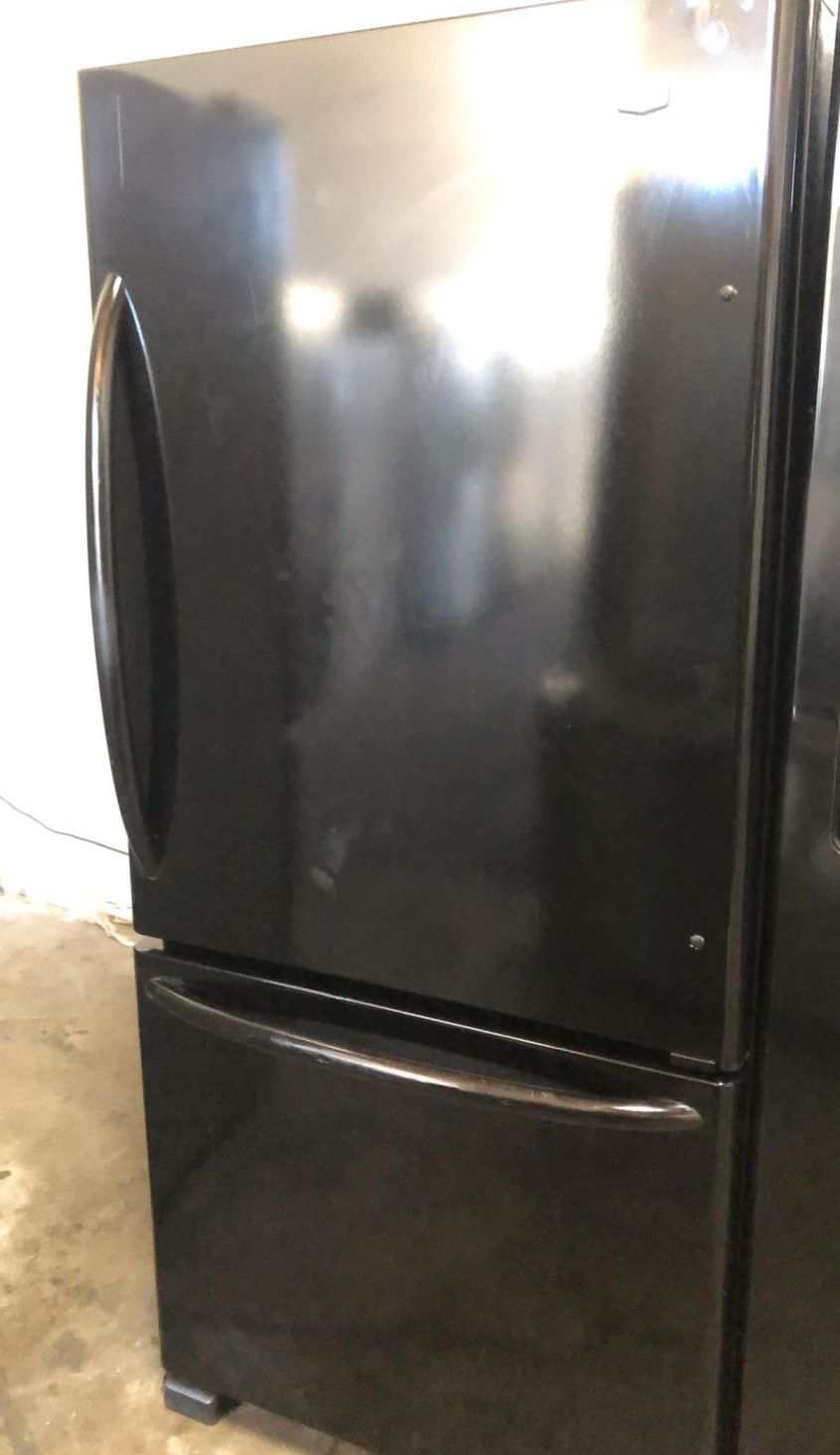 Kenmore Bottom Freezer Black Refrigerator