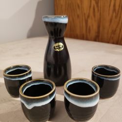 Vintage Made In Japan SHIKINO UTSUWA 5-piece Porcelain Sake Set


