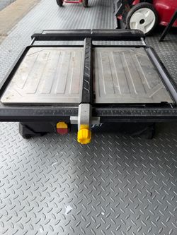 Wet tile saw