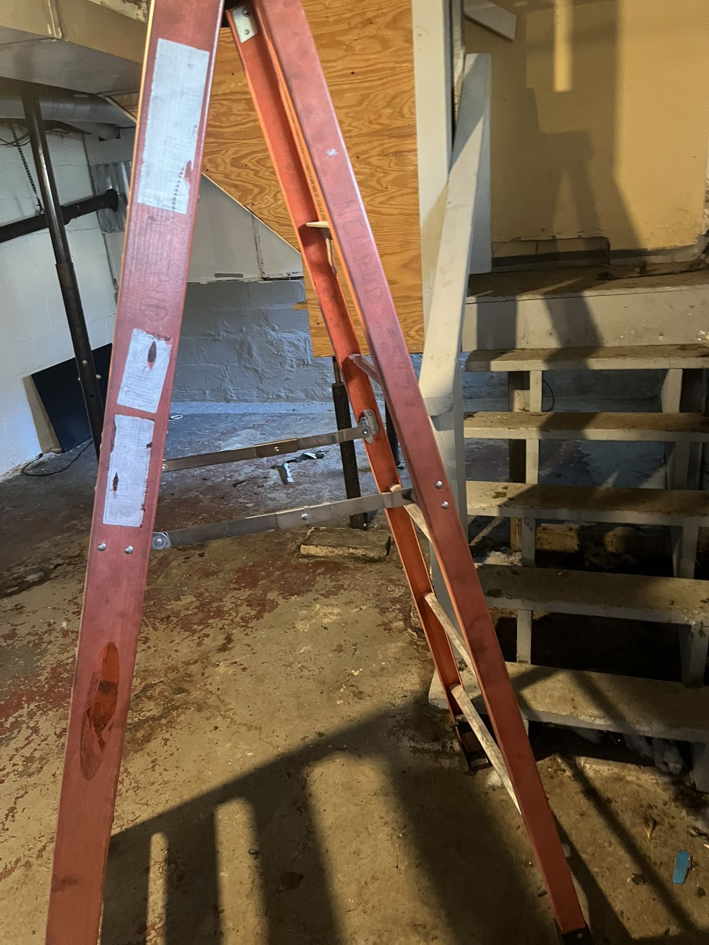 6ft Ladder Works Perfectly Fine