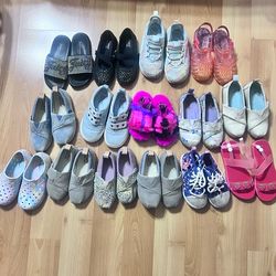 15 pairs of little girls shoes