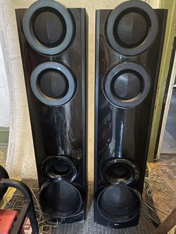 LG Tower Speakers With Built in Subwoofers