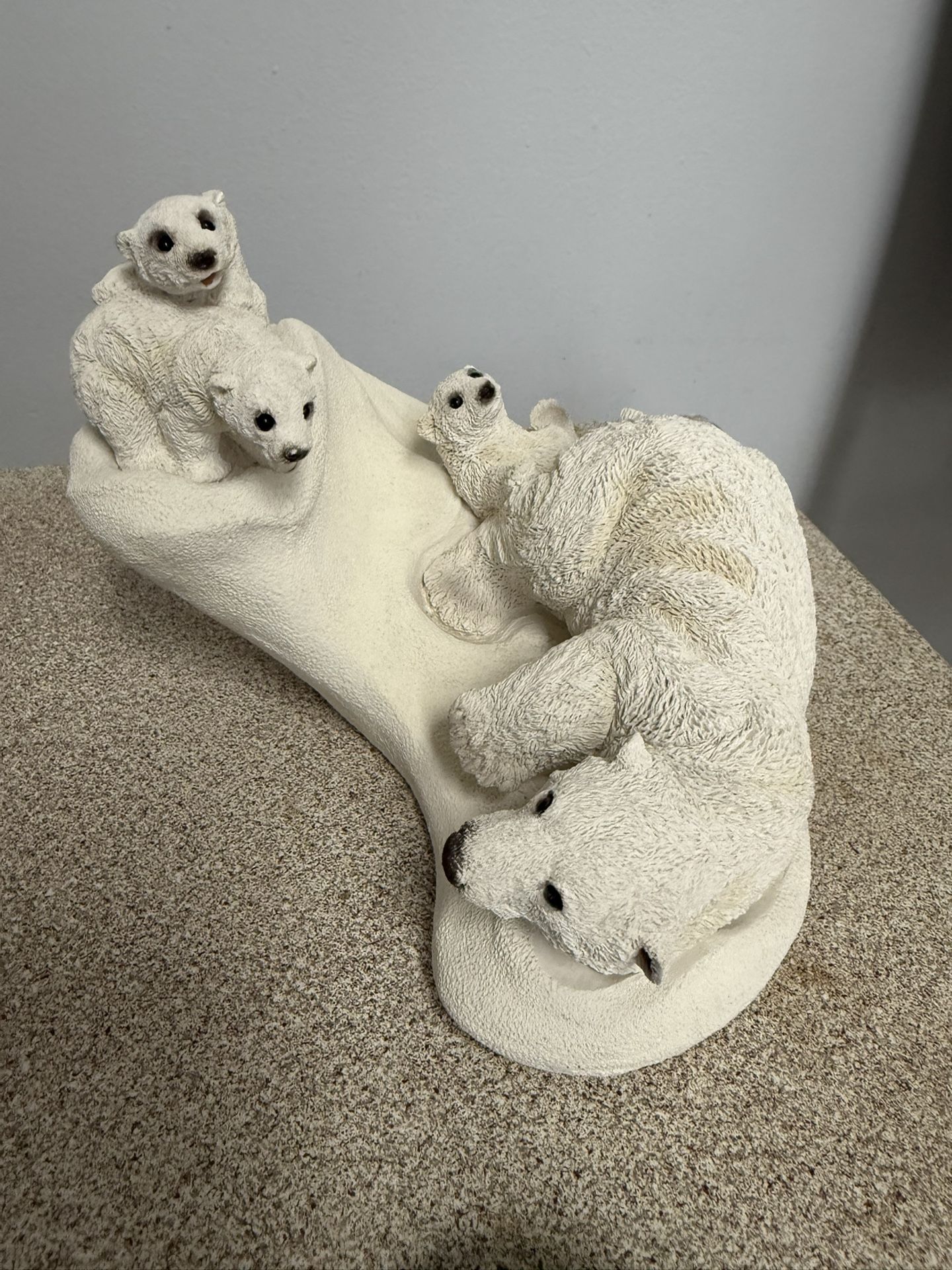 Classic Design  Polar Bear 