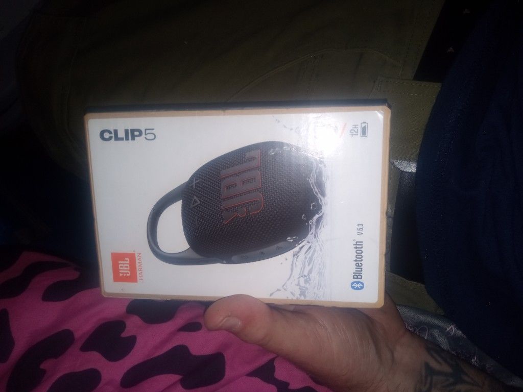 JBL Clip 5 Bluetooth Speaker