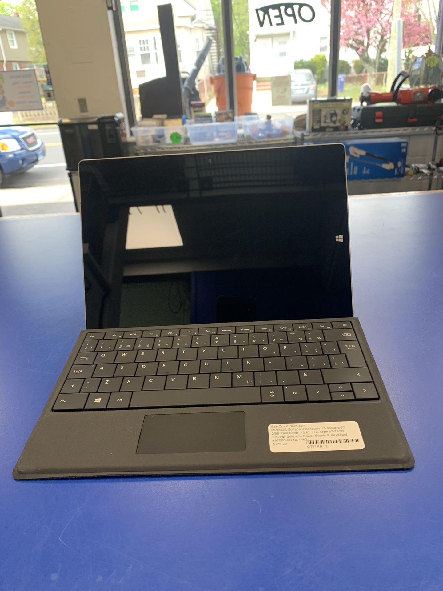 Microsoft Surface  3 .  