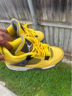 Jordan 4 “Lightning” 2021