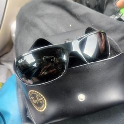 Ray-Ban RB4075 sunglasses