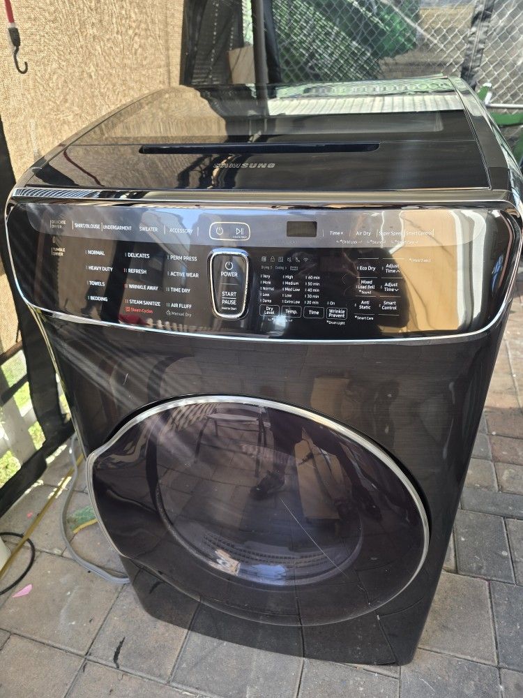 Samsung 7.5 cu. ft. Smart Electric Dryer with FlexDry™ in Black Stainless Steel..EN PERFECTAS CONDICIONES 