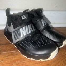 Nike Boys Team Hustle D 8 881942-001 Black Basketball Shoes Sneakers