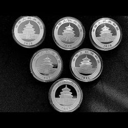 5 Rare Silver Panda Set Coins In Capsules And 1 Queen Elizabeth With Owl On Opposite Side Stackable coin 