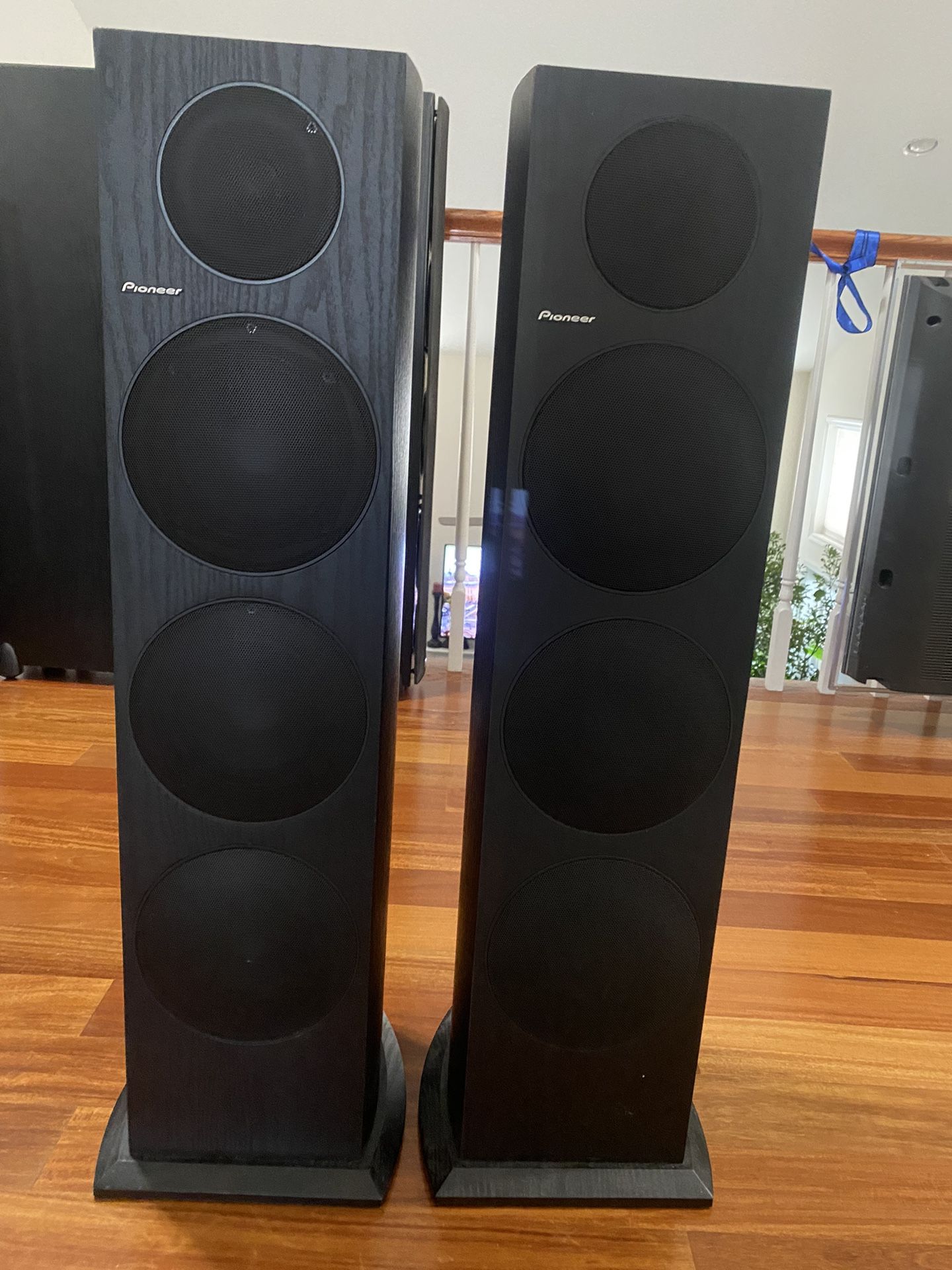 Pioneer Speakers Pair