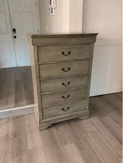 Grey 5 drawer Dresser