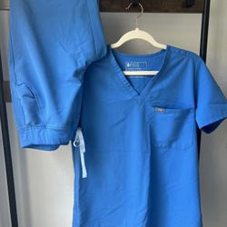 Figs Scrubs Sets  Women’s medium 