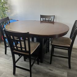Extendable Dining Table