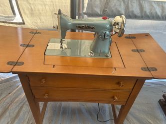 Vintage Mid-Century Fleetwood Sewing Machine with Drop-Leaf Cabinet – WORKS!