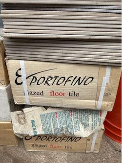Floor tile