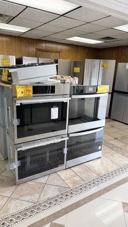 Double door wall ovens, new open box price negotiable