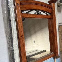 Espejo con Frame De Madera Solida Y Metal.