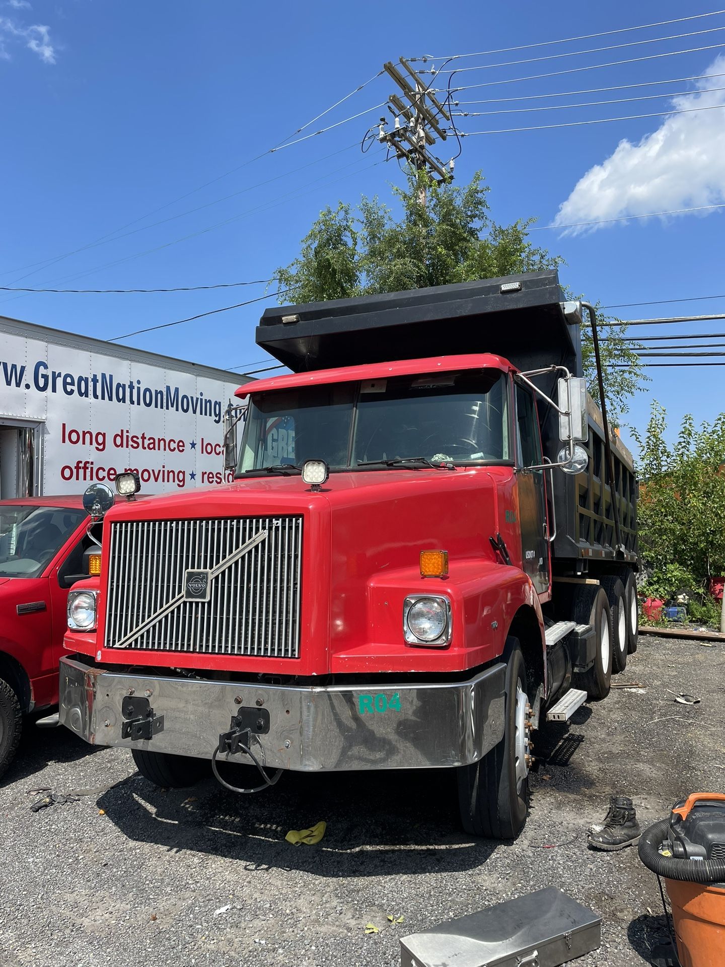 1993 VOLVO WG64T DUMP TRUCK