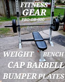 FITNESS GEAR PRO OB-600 WEIGHT BENCH/SQUAT RACK WITH CAP BARBELL/BUMPER PLATES