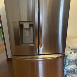 LG 30.7-cu ft French Door Refrigerator (Stainless Steel)