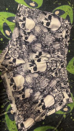 Men’s skull swim shorts