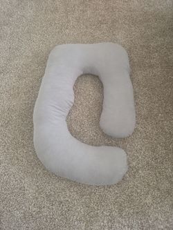 Pregnancy pillow in great condition