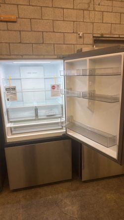 Open box 30 wide perfectly working with warranty delivery available