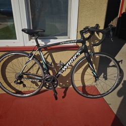 Specialized S-Works Road Bike – Ultegra Di2 Electronic – Carbon – Dura-Ace C24 Wheels
-56cm