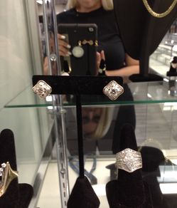 18k gold 2.75tcw Diamond earrings