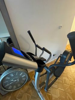 Life Fitness X1 Rear Drive Elliptical Cross Trainer. Whisper Stride - $299
