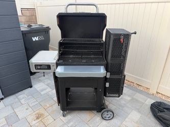Masterbuilt Gravity 800 with Cover