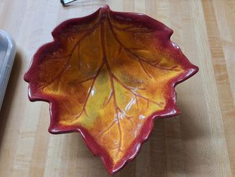 Beautiful fall leaf bowl