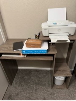 Computer desk