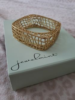 24k gold bangle bracelet