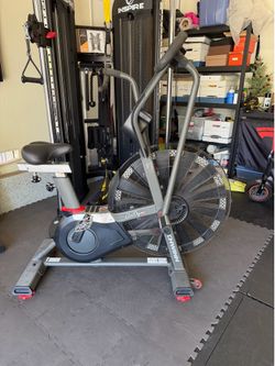 Schwinn AD7 Airdyne stationary air dyne bike
