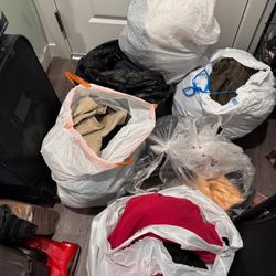 8 large bags of men's clothing size S, M, XL, 2XL, jackets, 25 jeans, sweatshirts, pants, 10$ bag