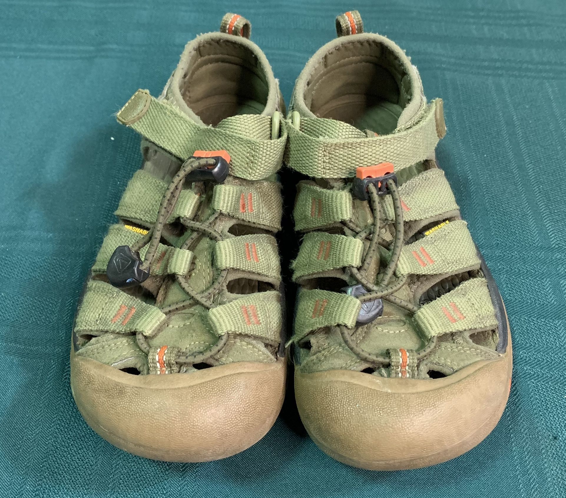 Keen boys size 1 sandals shoes 